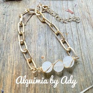 Alquimia Gold Bracelet with Translucent Beads